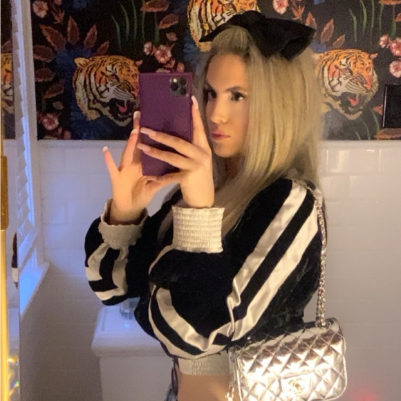 Meet the posher, Brenna & Pepper! - Picture 3 of 17